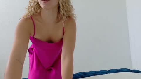 Snapshot of theislandgirl chatting on 22, 4, 2026 Lily Marie online show from 22, 4, 2026