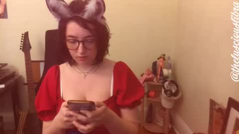 Snapshot of thelusciouslibra chatting on 5, 4, 2026 thelusciouslibra online show from 5, 4, 2026