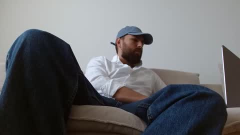 TheMonarchGoat online show from 4, 2, 2026