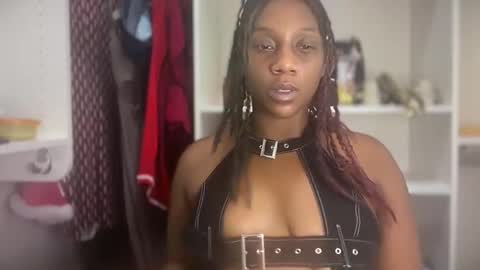 Snapshot of thenaturalgoddess chatting on 22, 5, 2026 TheNaturalGoddess online show from 22, 5, 2026