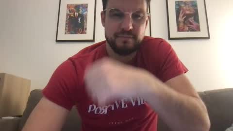 Snapshot of thenudeworldrover chatting on 3, 4, 2026 thenudeworldrover online show from 3, 4, 2026