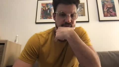 Snapshot of thenudeworldrover chatting on 9, 4, 2026 thenudeworldrover online show from 9, 4, 2026