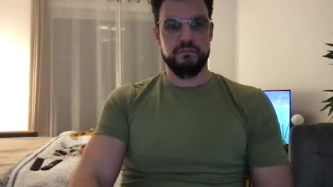 Snapshot of thenudeworldrover chatting on 10, 4, 2026 thenudeworldrover online show from 10, 4, 2026