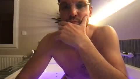 Snapshot of thenudeworldrover chatting on 12, 4, 2026 thenudeworldrover online show from 12, 4, 2026