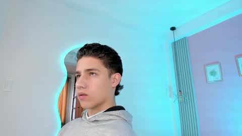 Snapshot of theohawke_ chatting on 8, 1, 2025 THEO- MATEO online show from 8, 1, 2025