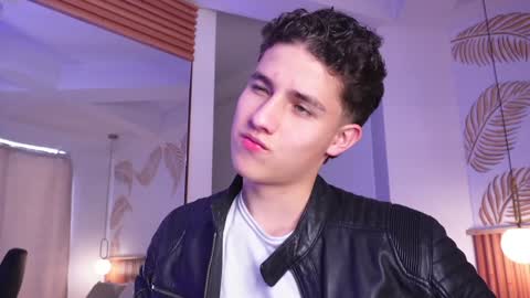 Snapshot of theohawke_ chatting on 23, 1, 2025 THEO- MATEO online show from 23, 1, 2025