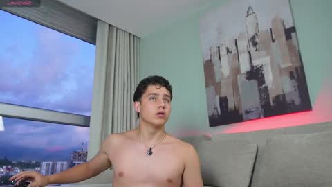 Snapshot of theohawke_ chatting on 13, 9, 2025 THEO- MATEO online show from 13, 9, 2025