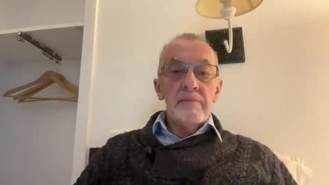 Snapshot of theowlandthe chatting on 10, 12, 2024 theowlandthe online show from 10, 12, 2024