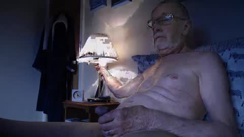 Snapshot of theowlandthe chatting on 9, 2, 2025 theowlandthe online show from 9, 2, 2025