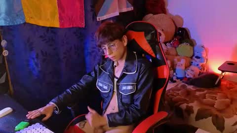 Matt independent model  online show from 7, 10, 2025