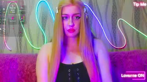 Snapshot of therosesweet chatting on 2, 6, 2026 Rose online show from 2, 6, 2026
