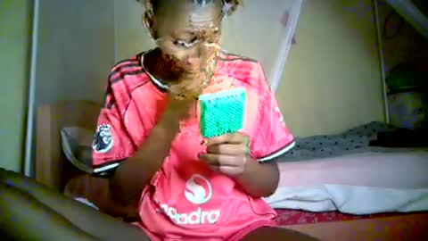 Snapshot of therry_heart chatting on 28, 7, 2026 hearty online show from 28, 7, 2026