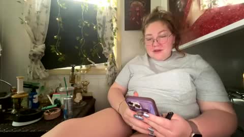 Snapshot of thesashadomme chatting on 19, 12, 2024 The Sasha Domme online show from 19, 12, 2024