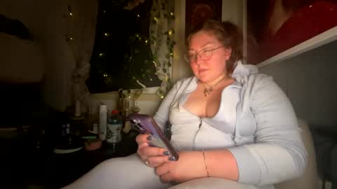 Snapshot of thesashadomme chatting on 22, 12, 2024 The Sasha Domme online show from 22, 12, 2024