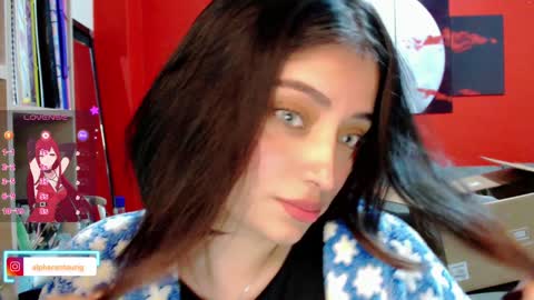 Snapshot of thesweethari chatting on 27, 1, 2025 I dont do real meetings My bio online show from 27, 1, 2025