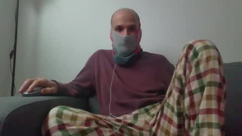 Scarf guy online show from 18, 2, 2026