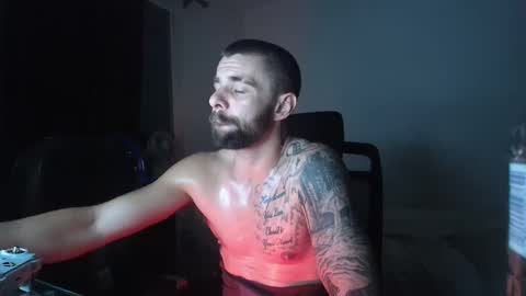 Snapshot of theufcfan_8181 chatting on 29, 11, 2025 troy online show from 29, 11, 2025