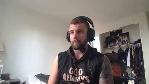 Snapshot of theufcfan_8181 chatting on 13, 4, 2026 troy online show from 13, 4, 2026