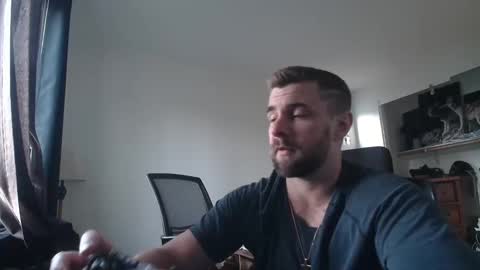 Snapshot of theufcfan_8181 chatting on 28, 4, 2026 troy online show from 28, 4, 2026