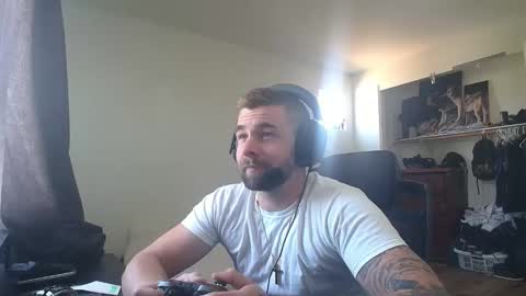 Snapshot of theufcfan_8181 chatting on 29, 4, 2026 troy online show from 29, 4, 2026