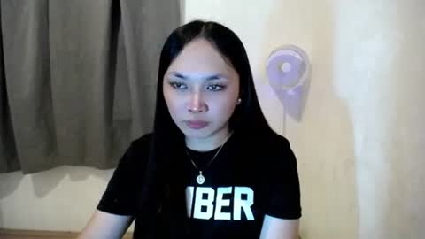 Snapshot of theunstoppable_ellaxoxo chatting on 8, 11, 2025 Ella online show from 8, 11, 2025