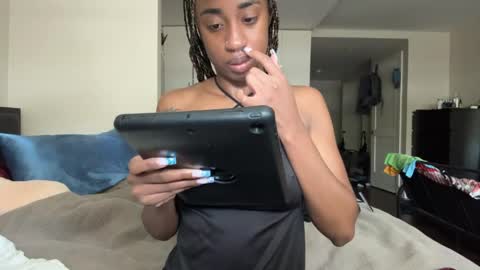 Snapshot of thevixensapphire chatting on 26, 4, 2026 Sapphire the Vixen online show from 26, 4, 2026