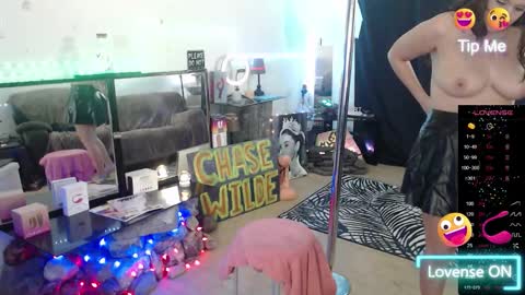 Snapshot of thewildechase chatting on 11, 9, 2025 Chase online show from 11, 9, 2025