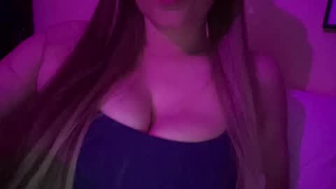 Snapshot of thewildwonderland chatting on 30, 11, 2025 The Wild Wonderland online show from 30, 11, 2025