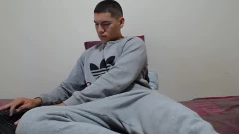 Snapshot of thiago_hot_boy chatting on 27, 12, 2024 Thiago independent model online show from 27, 12, 2024