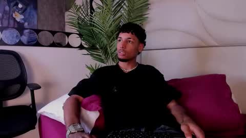 ThiagoFerreti online show from 12, 11, 2025