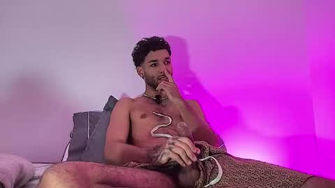 Snapshot of thiagoferreti_ chatting on 4, 6, 2026 ThiagoFerreti online show from 4, 6, 2026