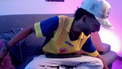 Snapshot of thiagoferreti_ chatting on 4, 7, 2026 ThiagoFerreti online show from 4, 7, 2026