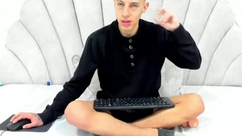 Thiago   online show from 17, 4, 2026