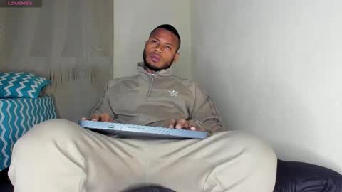 Thiago Instagram   online show from 4, 12, 2025