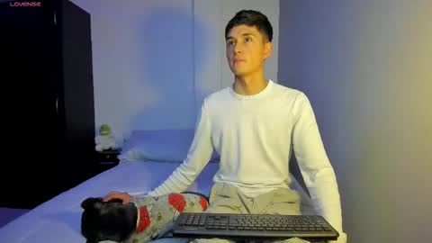 Thiago Wells online show from 8, 10, 2025