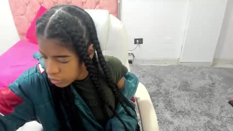 Snapshot of thianahorny chatting on 24, 11, 2025 thianahorny online show from 24, 11, 2025