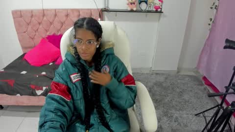 thianahorny online show from 20, 12, 2025