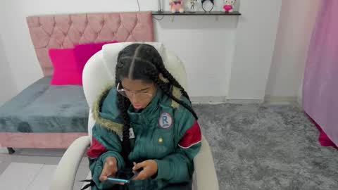 thianahorny online show from 9, 1, 2026