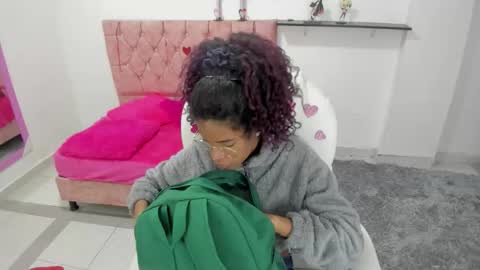 thianahornyy online show from 9, 2, 2026