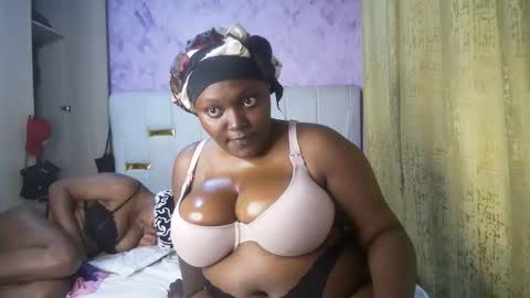 thick_n_flirty online show from 26, 4, 2026
