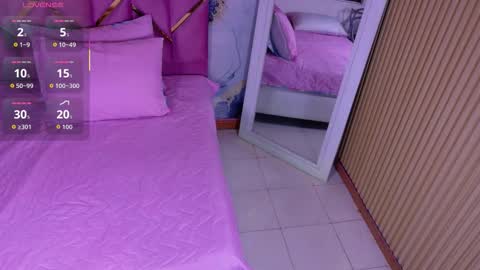 Snapshot of thickbrunnett chatting on 30, 11, 2025 SOFIA online show from 30, 11, 2025