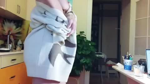 Snapshot of thickforest chatting on 4, 1, 2025 MilkyChoco online show from 4, 1, 2025