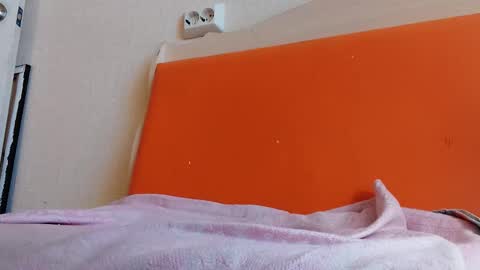 Snapshot of thickforest chatting on 26, 2, 2025 MilkyChoco online show from 26, 2, 2025