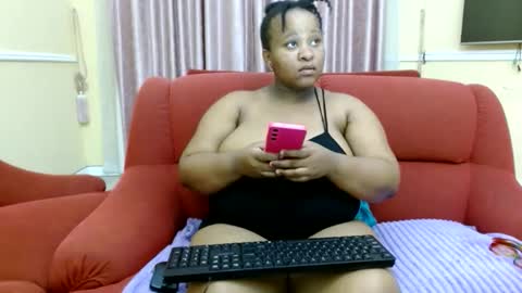 Snapshot of thickjuicyxxx chatting on 12, 10, 2025 thickjuicyxxx online show from 12, 10, 2025