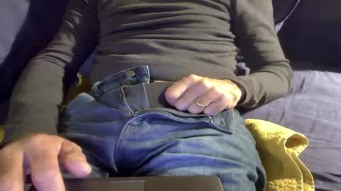 Snapshot of thickrum chatting on 16, 11, 2025 Thickru online show from 16, 11, 2025