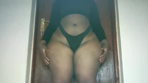 Snapshot of thickybabe_05 chatting on 19, 2, 2025 thickybabe_05 online show from 19, 2, 2025