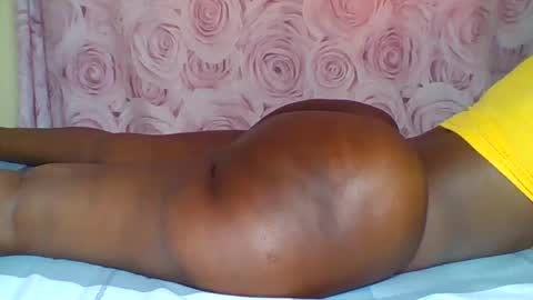 Snapshot of thickybabe_05 chatting on 11, 11, 2025 thickybabe_05 online show from 11, 11, 2025