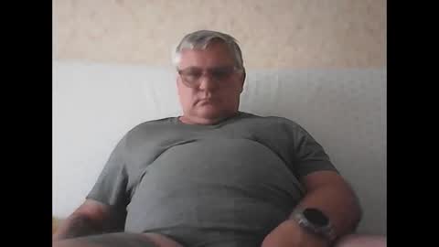 Snapshot of thierrysymp chatting on 10, 9, 2025 Thierrysymp online show from 10, 9, 2025