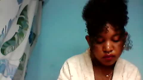 Snapshot of thierryzz chatting on 7, 7, 2026 thierryzz online show from 7, 7, 2026