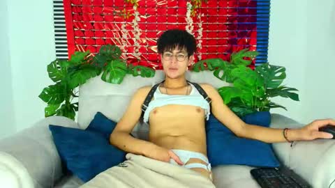 Snapshot of thiiagosaeenz chatting on 23, 2, 2026 Thiago Saenzz online show from 23, 2, 2026